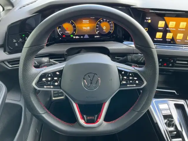 Volkswagen Golf view 10