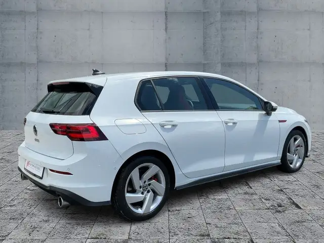 Volkswagen Golf view 6