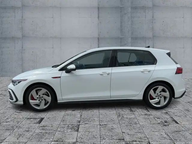 Volkswagen Golf view 4