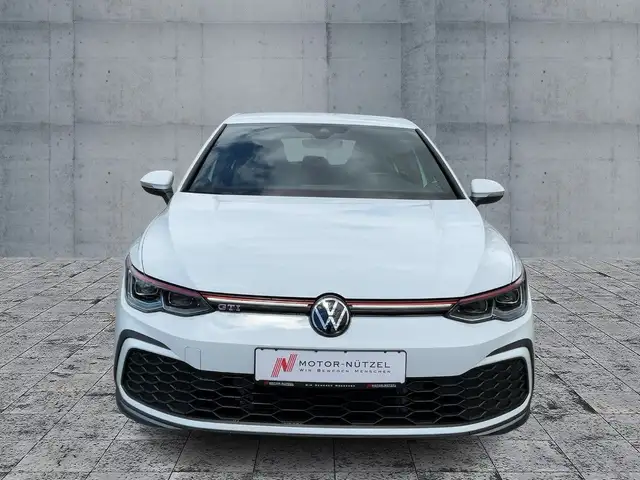 Volkswagen Golf view 3