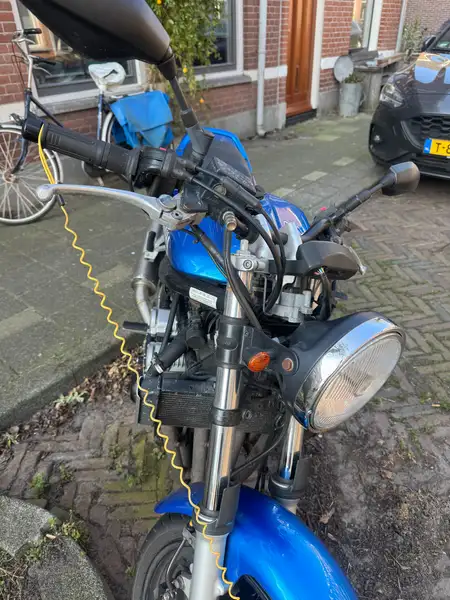 Yamaha FZS 600 - foto 8