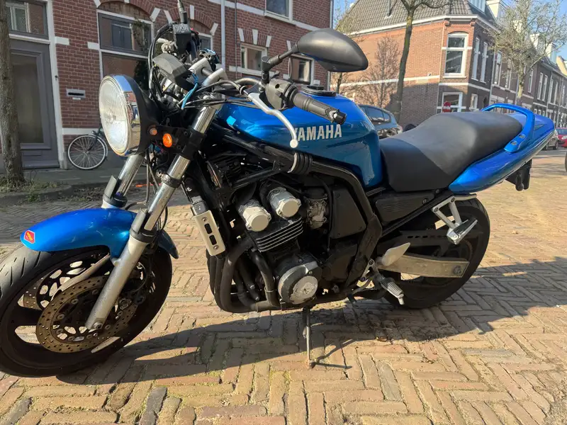 Yamaha FZS 600 - foto 6