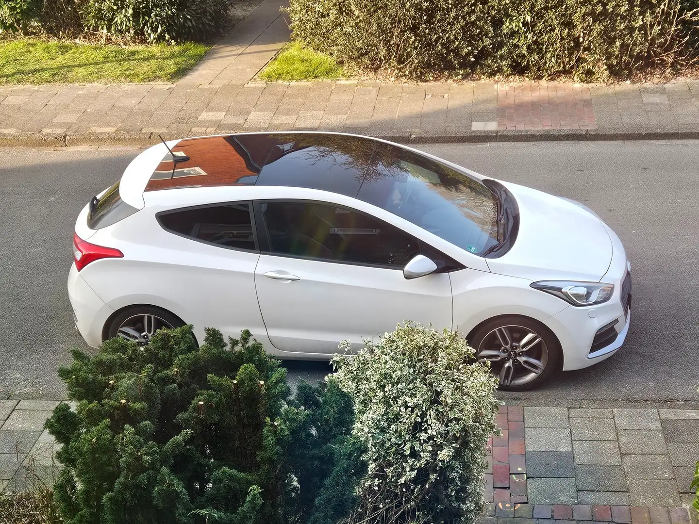 Hyundai i30 i30+1.6+T+GDi+Coupe+Turbo Weiß - 1