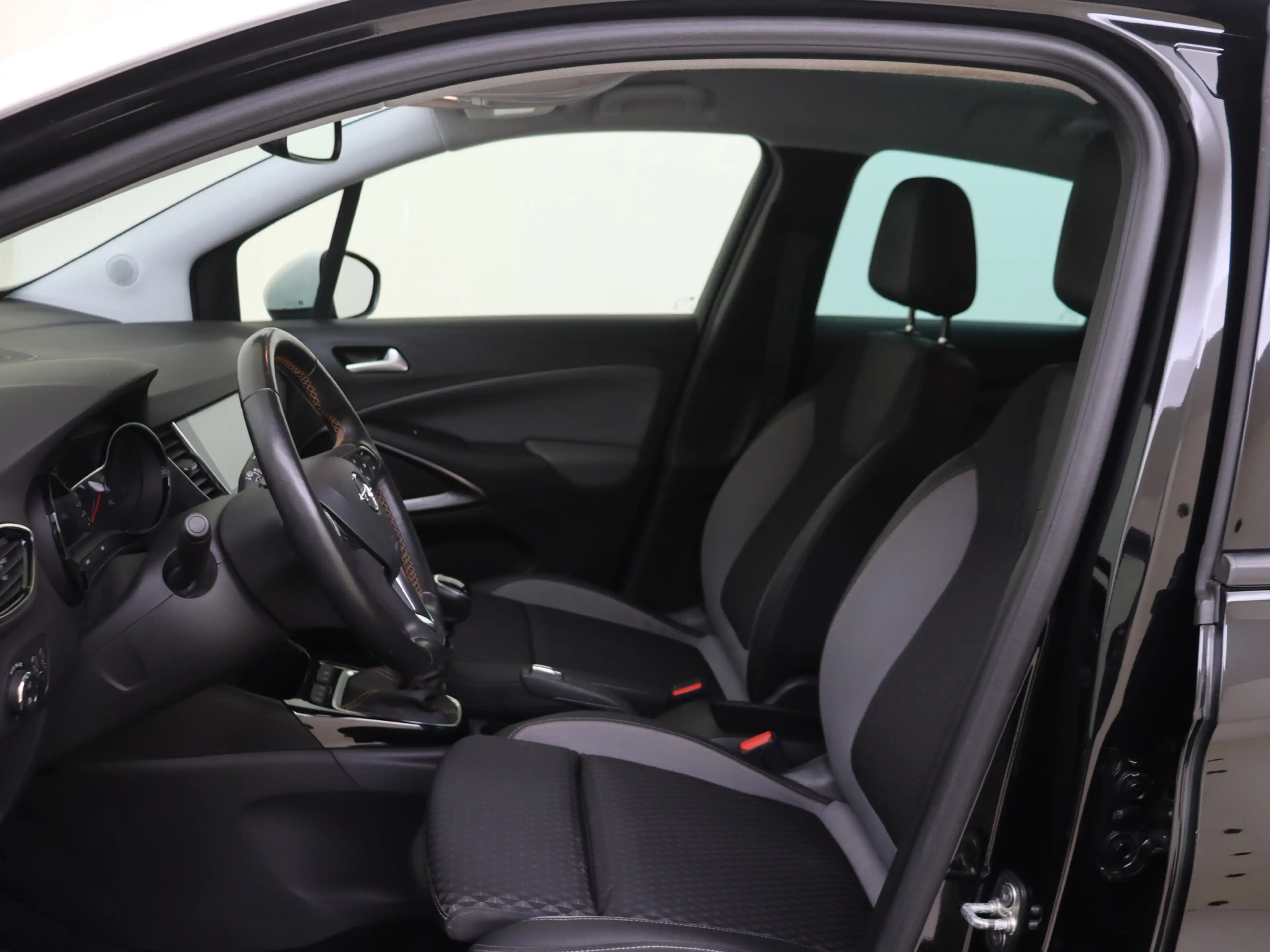 Opel Crossland X 1.2 Turbo Innovation — photo 10