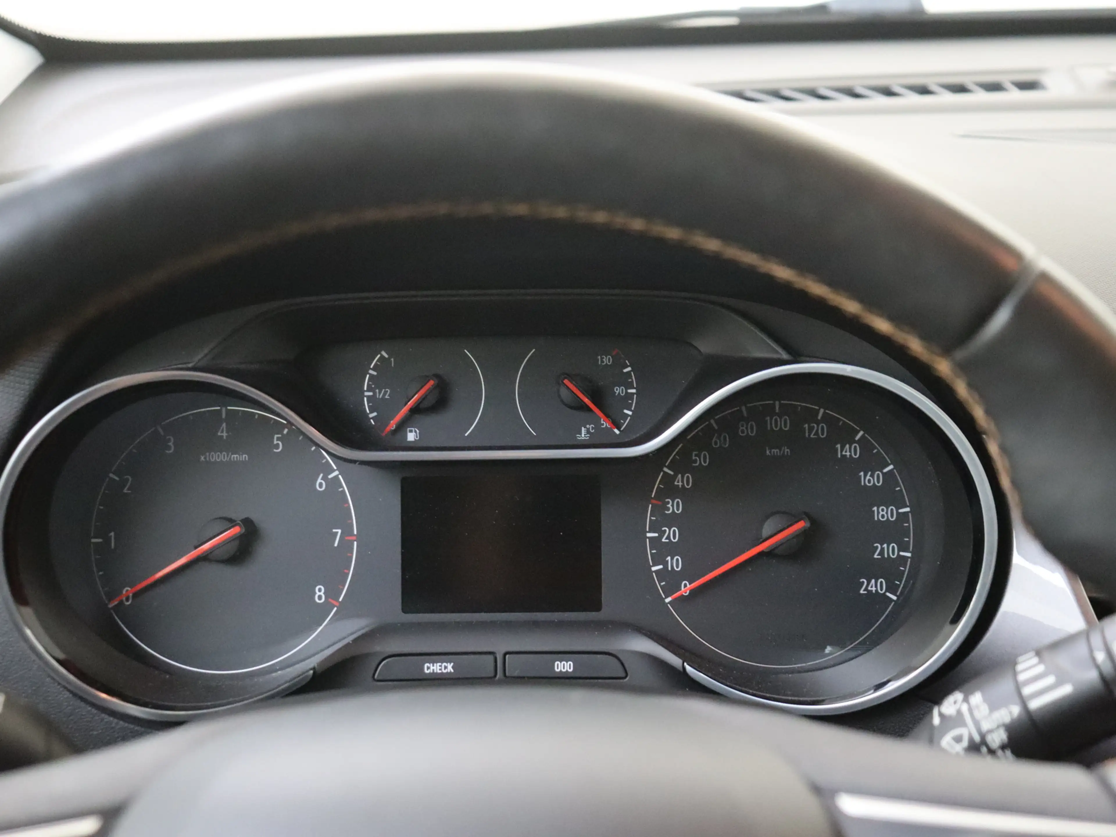 Opel Crossland X 1.2 Turbo Innovation — photo 7