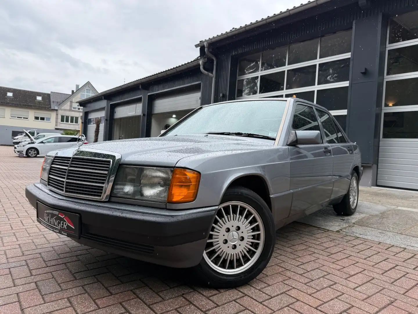 Mercedes-Benz 190 E 2.0 Automatik 2.Hand H-Zulassung Tüv Neu Grau - 1