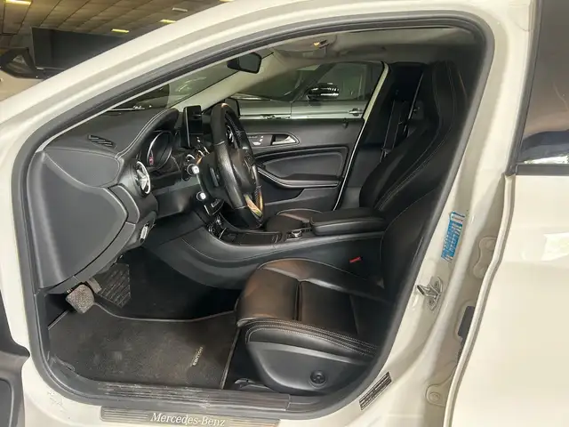 Mercedes-Benz GLA view 6