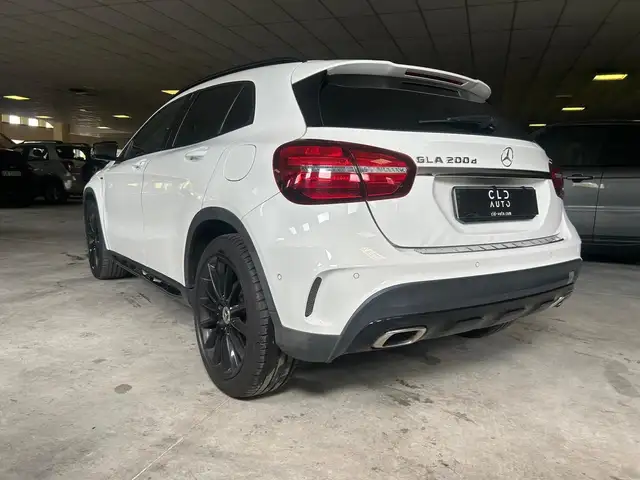 Mercedes-Benz GLA view 2