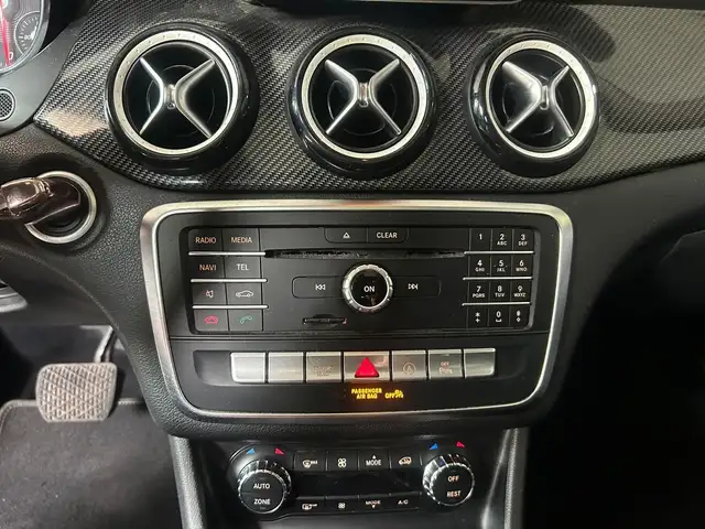 Mercedes-Benz GLA view 15