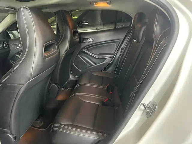 Mercedes-Benz GLA view 7