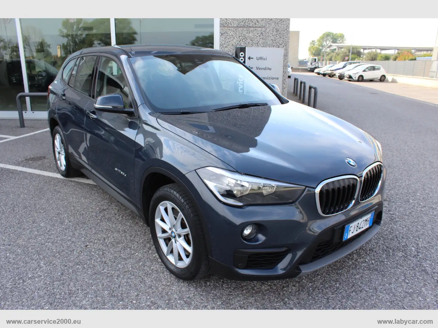 BMW X1 sDrive20d Business Gri - 1