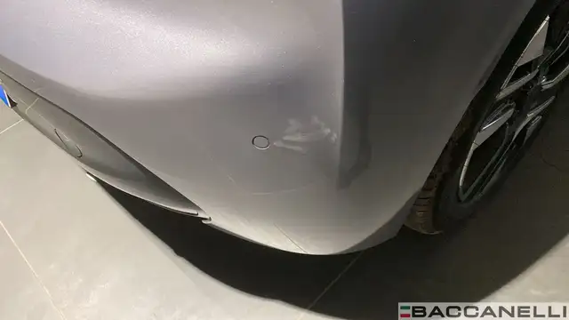 Peugeot 208 view 8