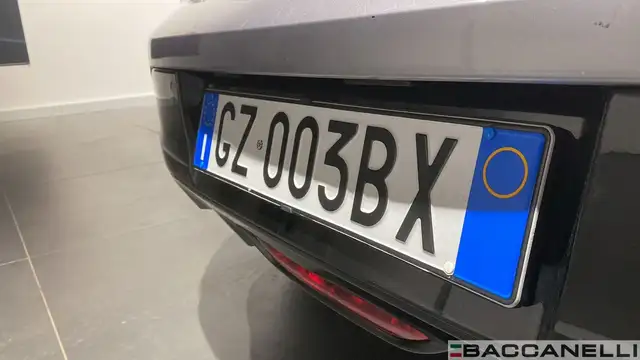 Peugeot 208 view 7