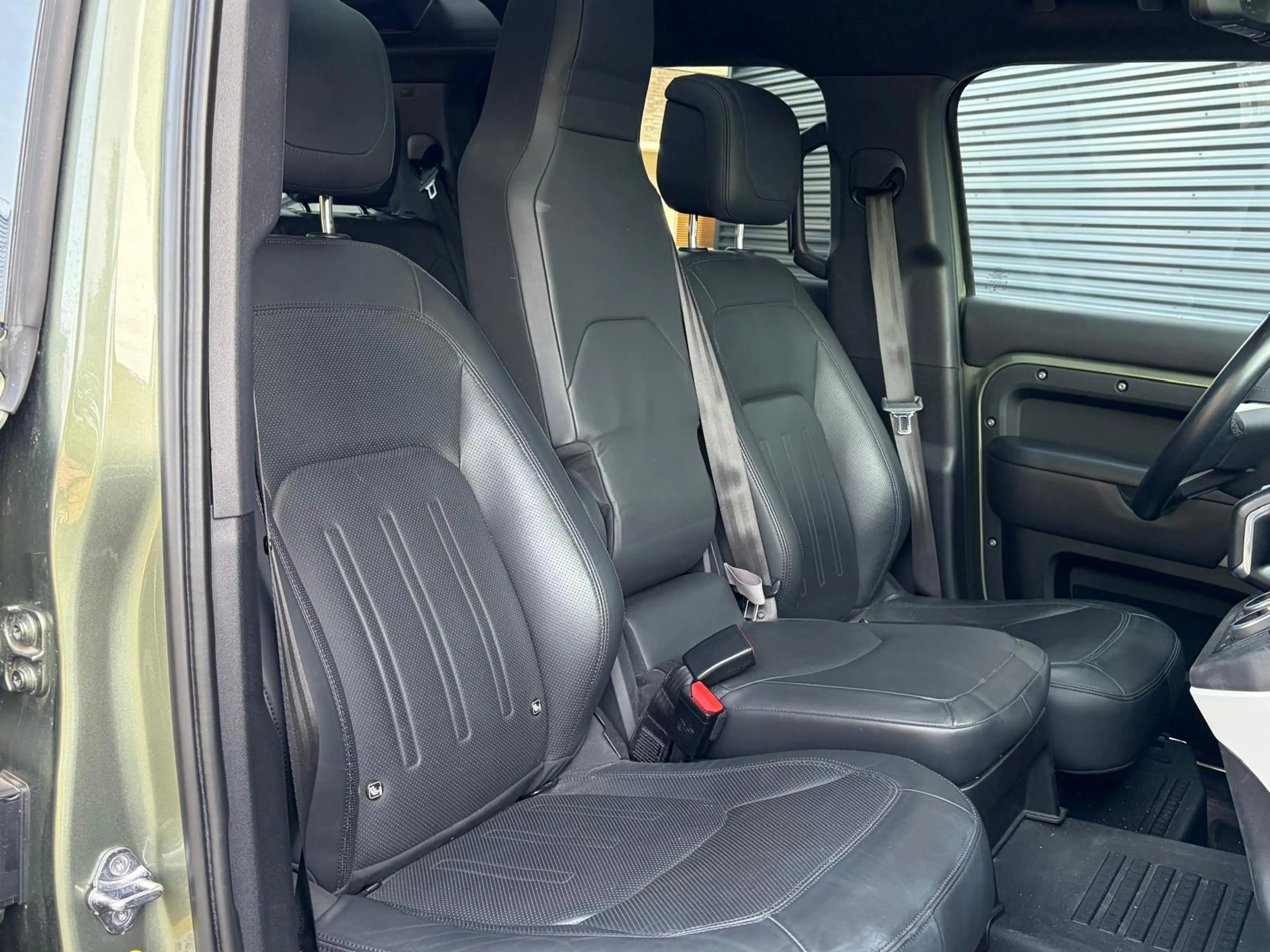 Land Rover Defender 110 P400e HSE 6 pers. | BTW auto | Stoelkoeling | — photo 6