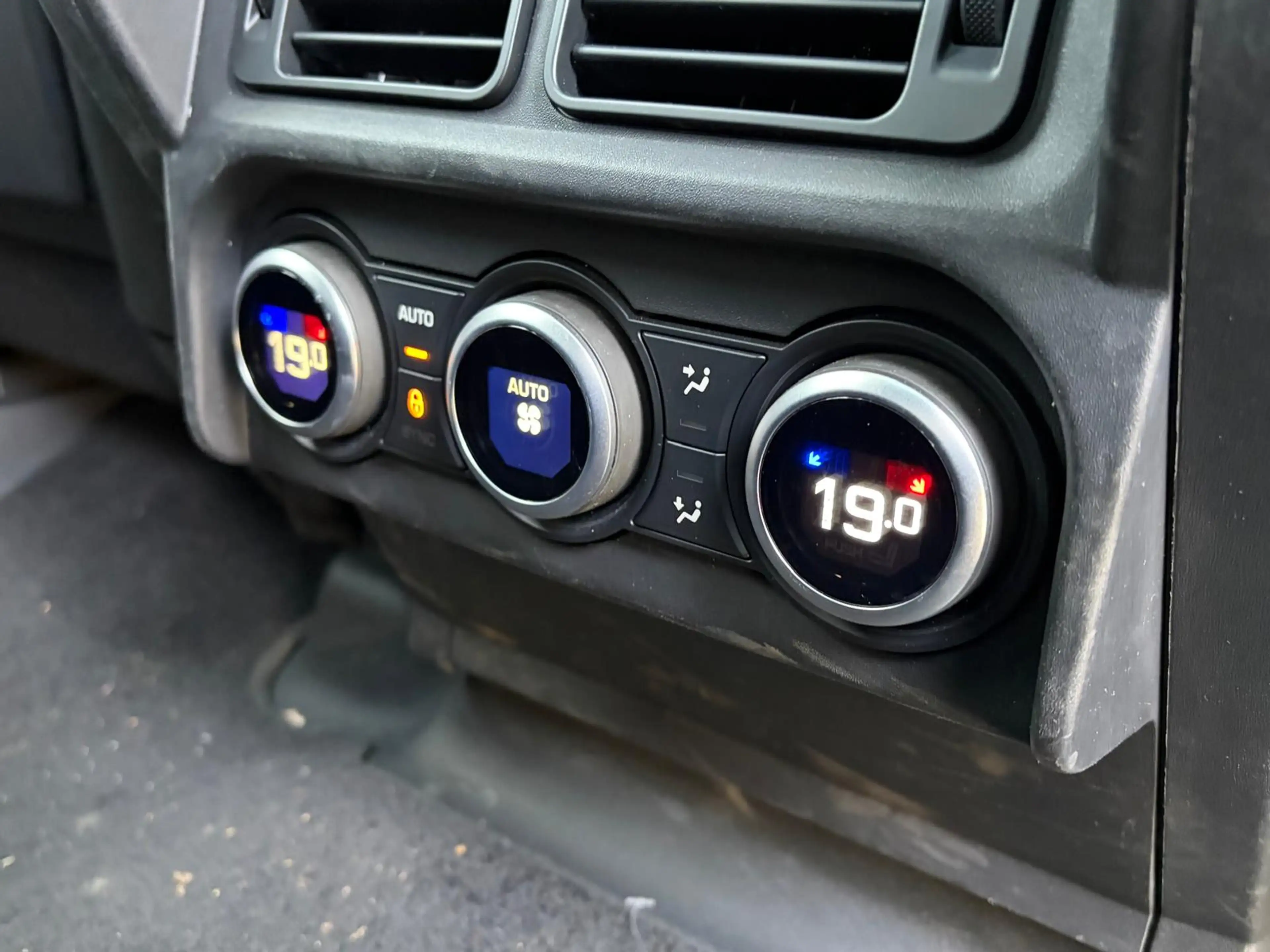 Land Rover Defender 110 P400e HSE 6 pers. | BTW auto | Stoelkoeling | — photo 8