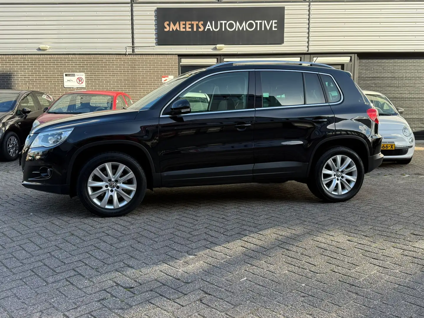 Volkswagen Tiguan 2.0 Automaat Carplay,Met APK afgeleverd Zwart - 1