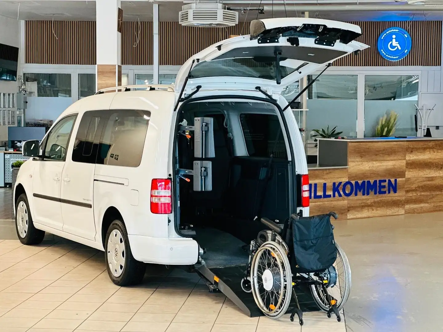 Volkswagen Caddy Maxi-Team Edition-Behindertengerecht Weiß - 1