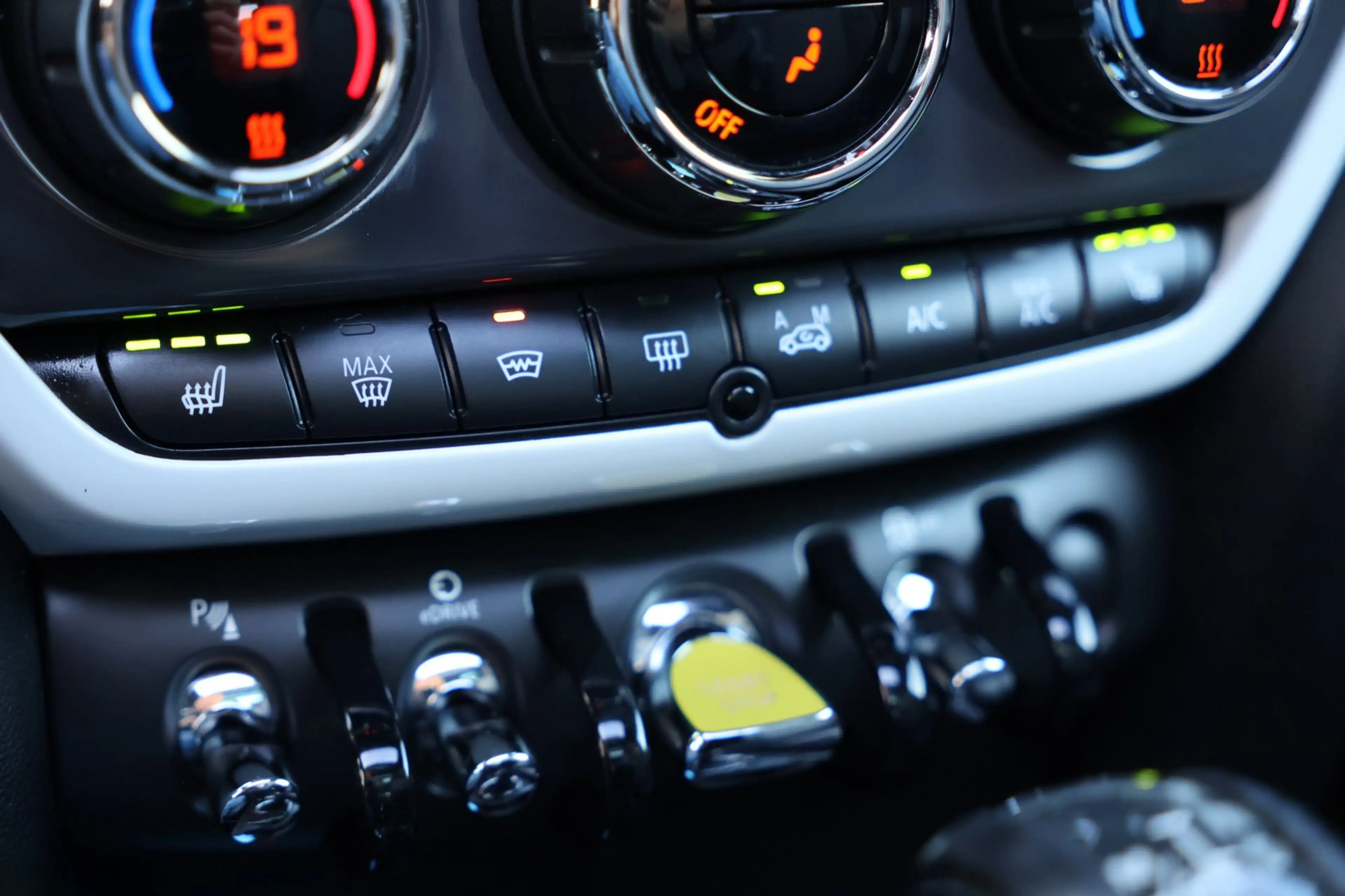 MINI Cooper SE Countryman 1.5 ALL4 Pano Navi Camera LED !! — photo 32