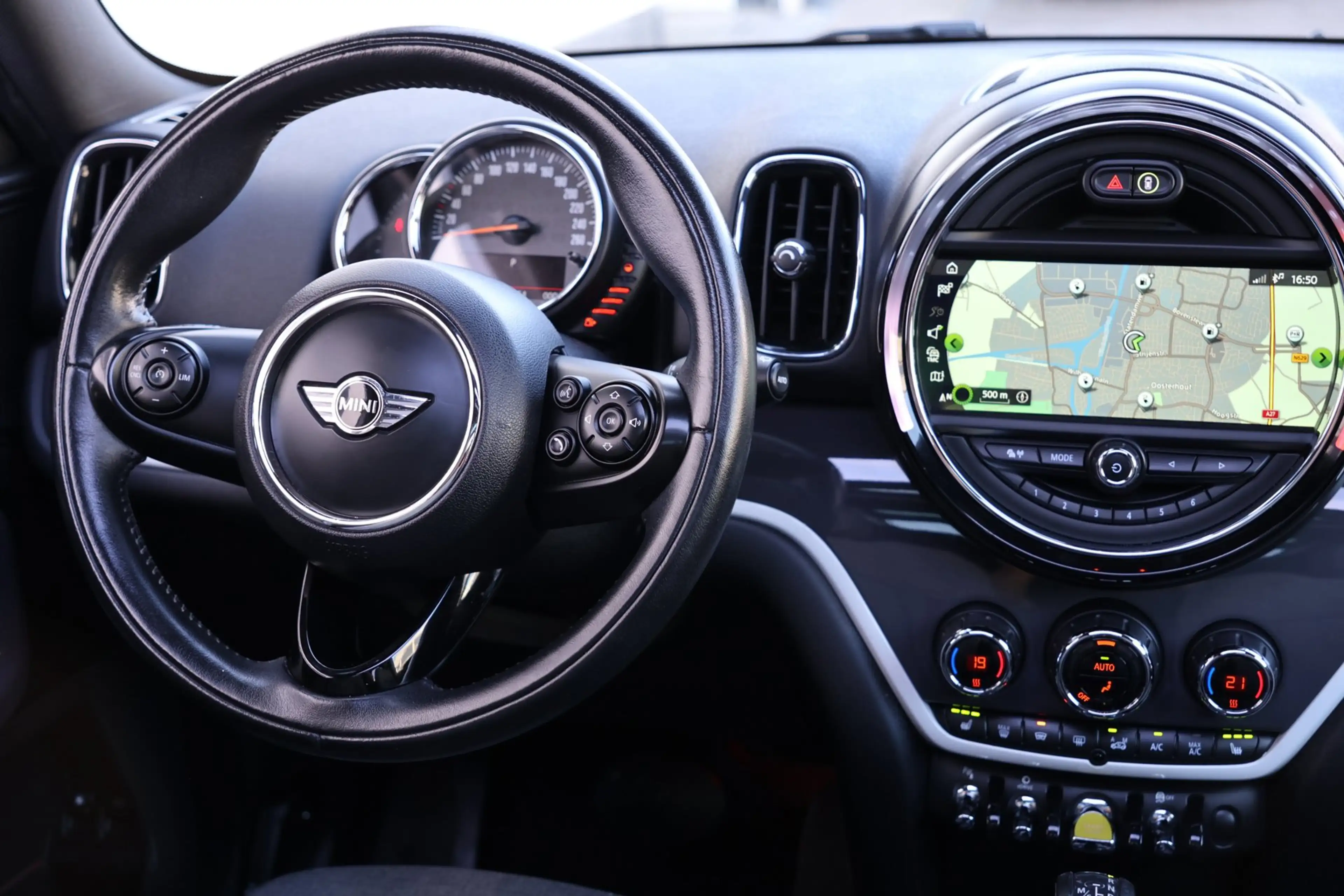 MINI Cooper SE Countryman 1.5 ALL4 Pano Navi Camera LED !! — photo 12
