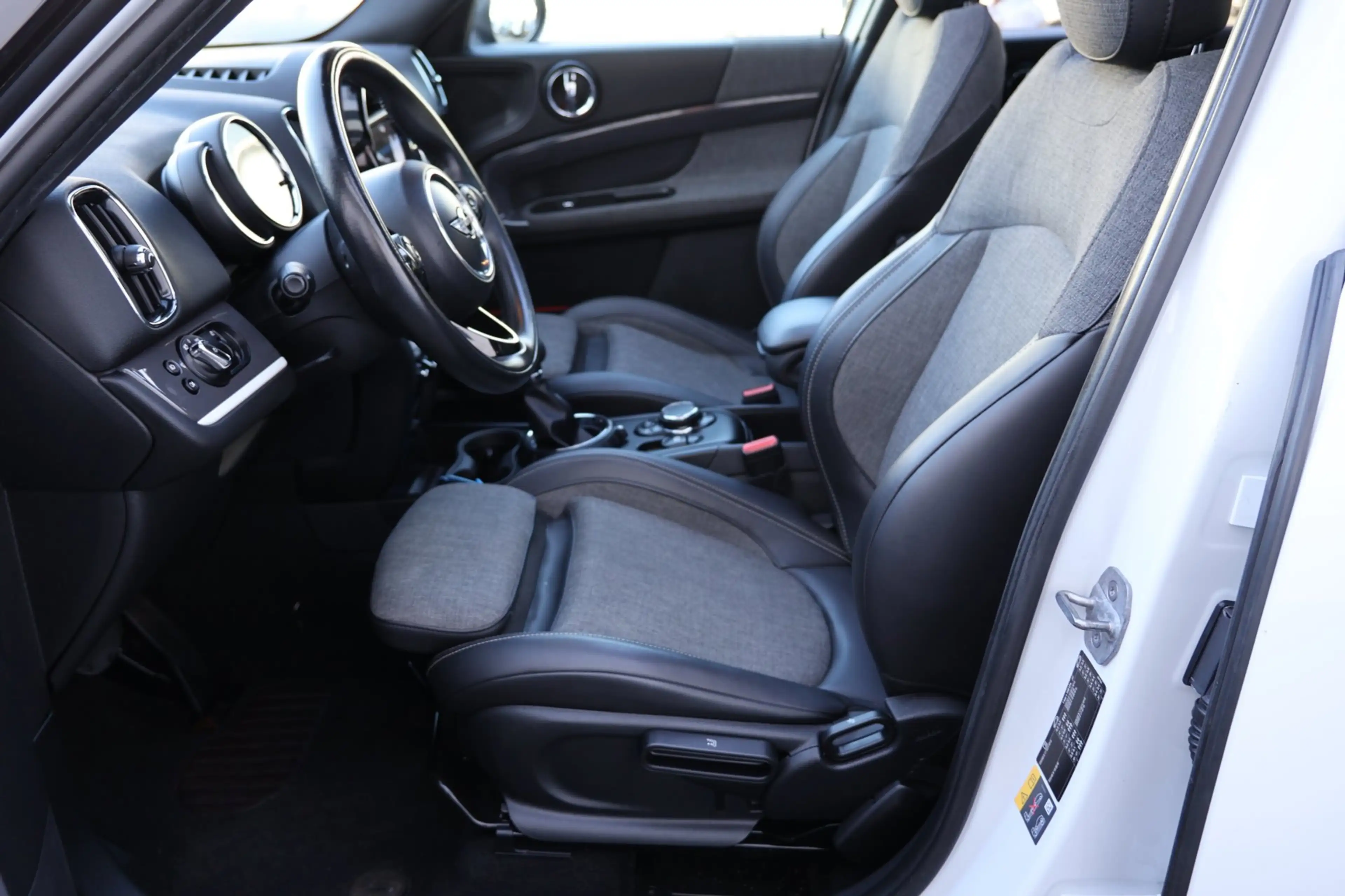 MINI Cooper SE Countryman 1.5 ALL4 Pano Navi Camera LED !! — photo 5