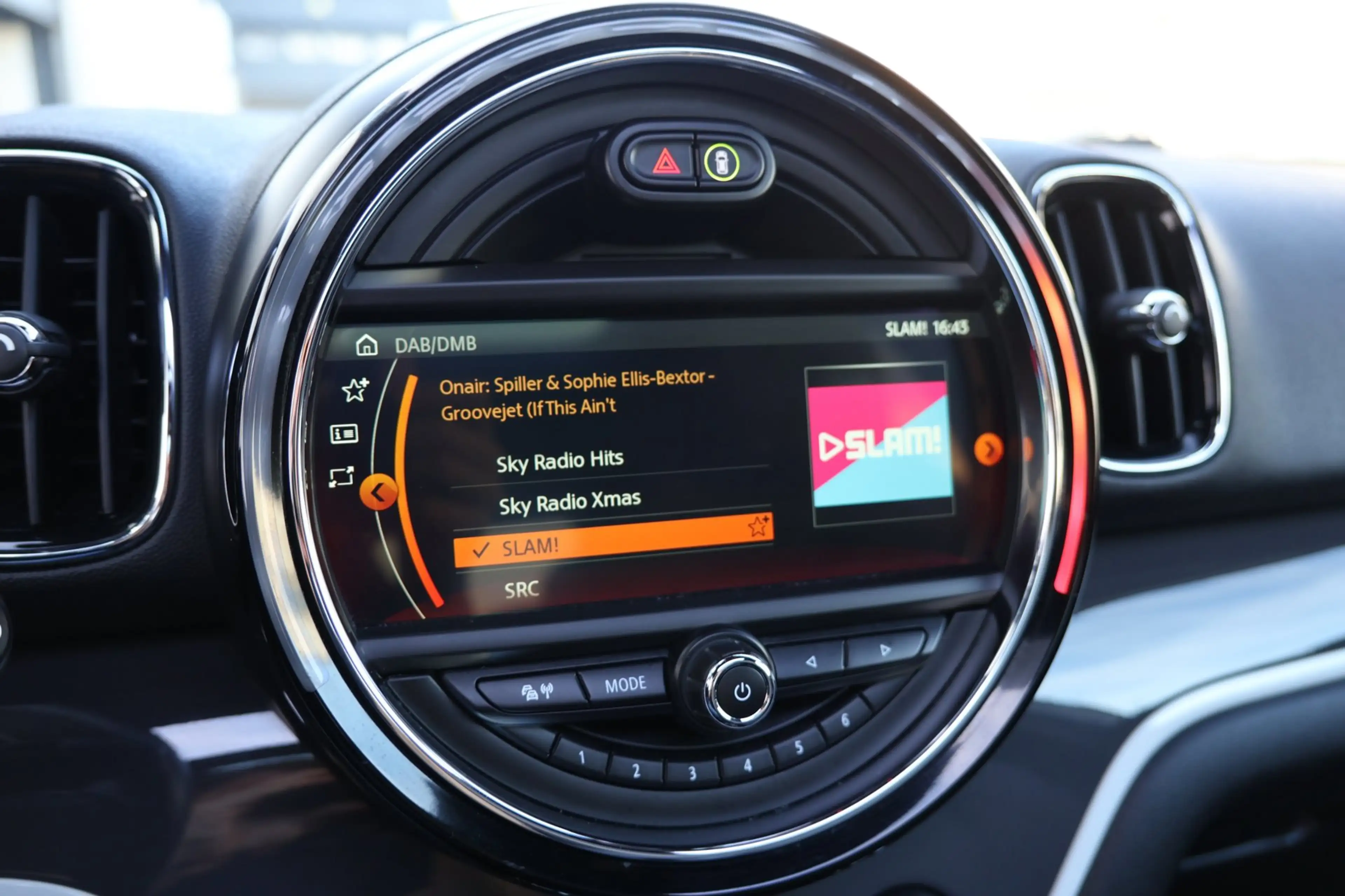 MINI Cooper SE Countryman 1.5 ALL4 Pano Navi Camera LED !! — photo 16