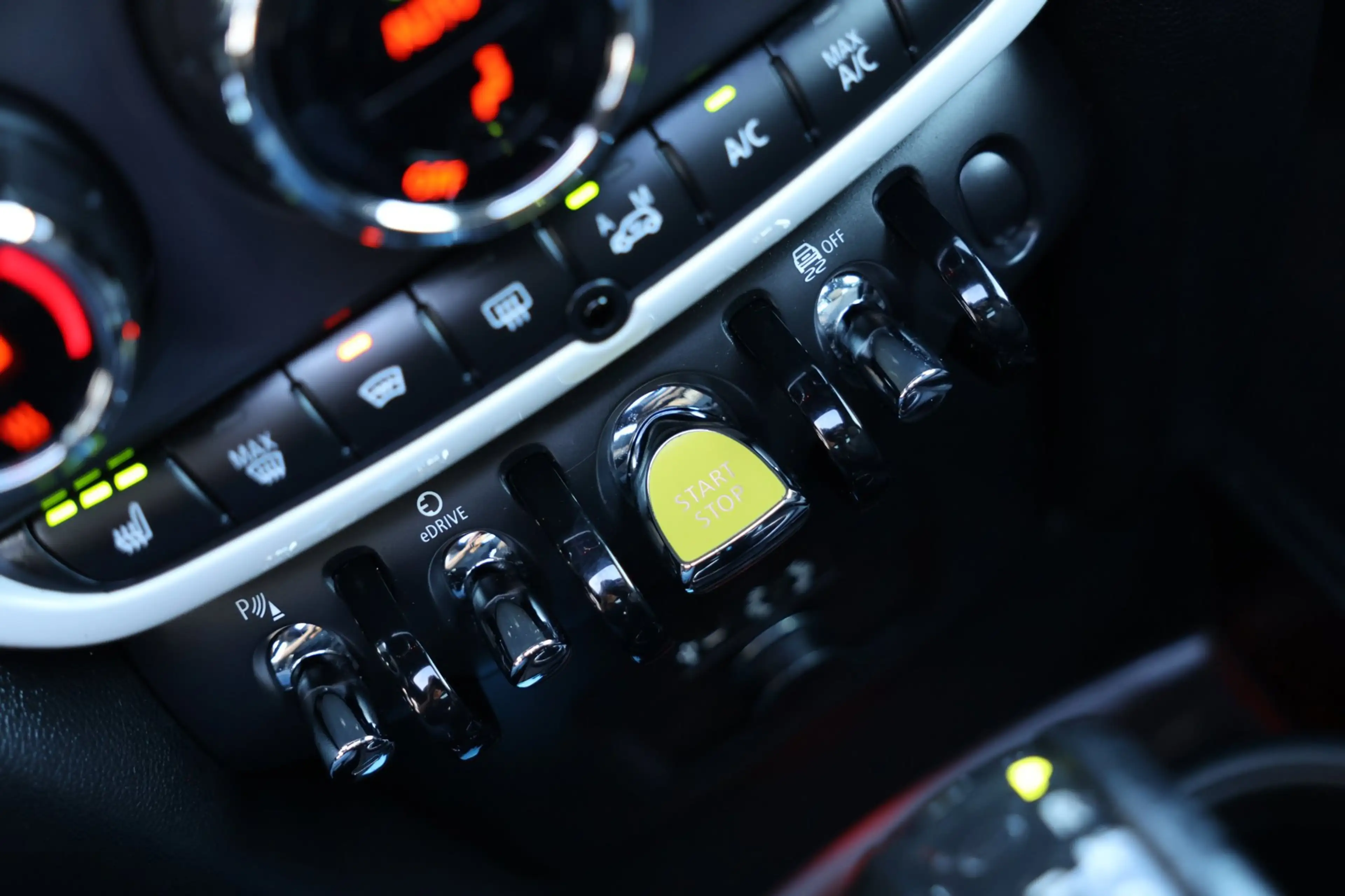 MINI Cooper SE Countryman 1.5 ALL4 Pano Navi Camera LED !! — photo 33