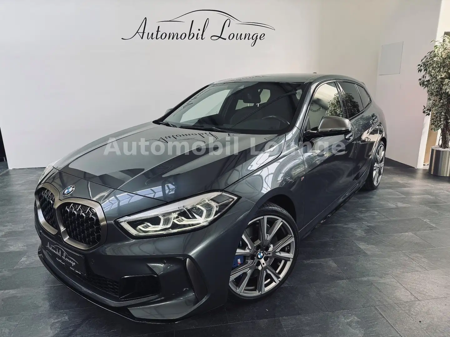 BMW 135 BMW  M135 i xDrive / Navi / PDC / M Packet Gri - 1