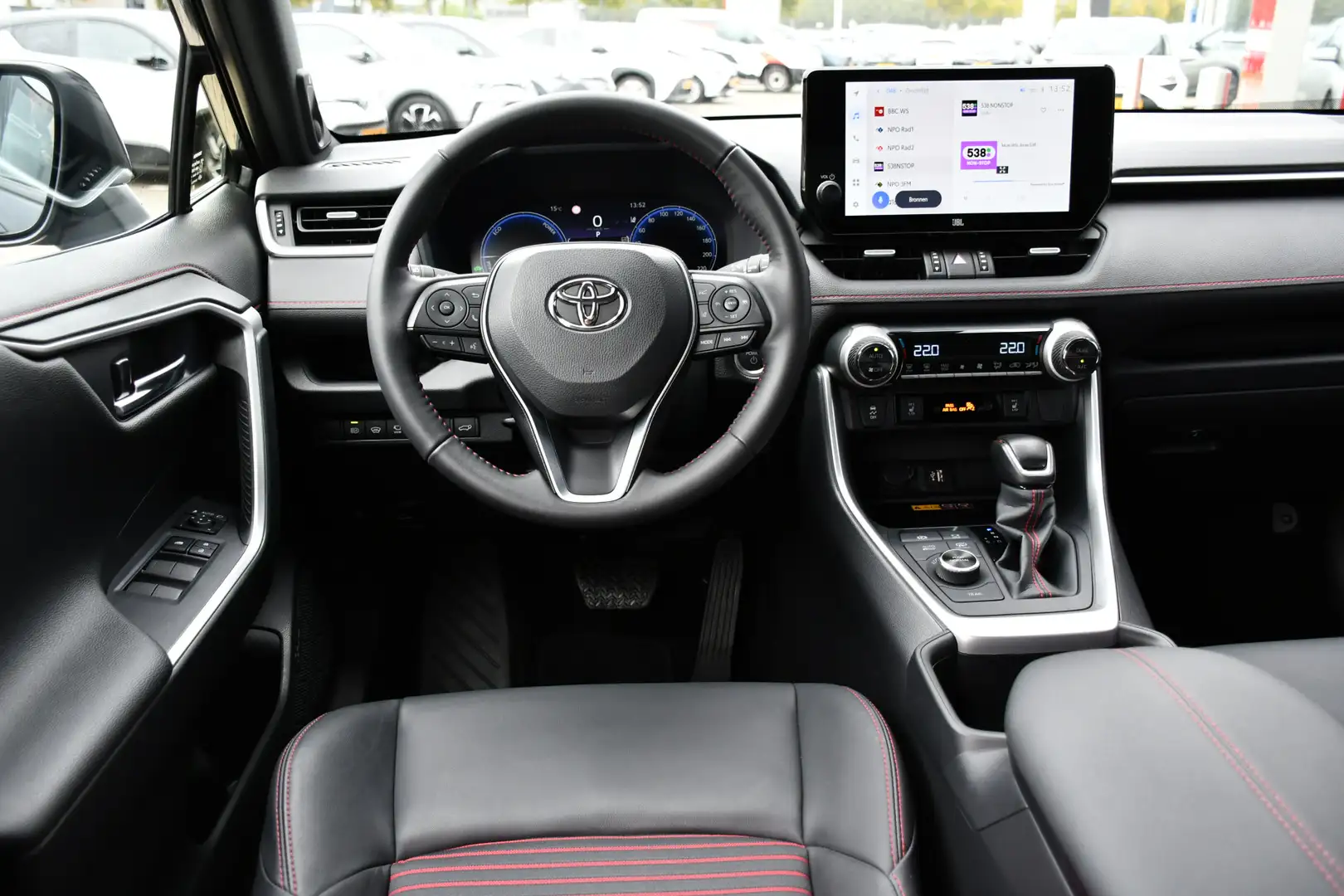 Toyota RAV 4 2.5 Plug-in Hybrid AWD Style Limited Automaat 306p Grijs - 2