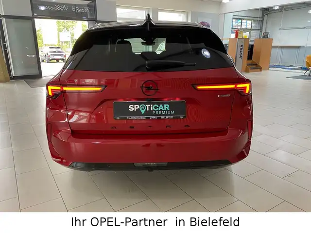 Opel Astra view 5