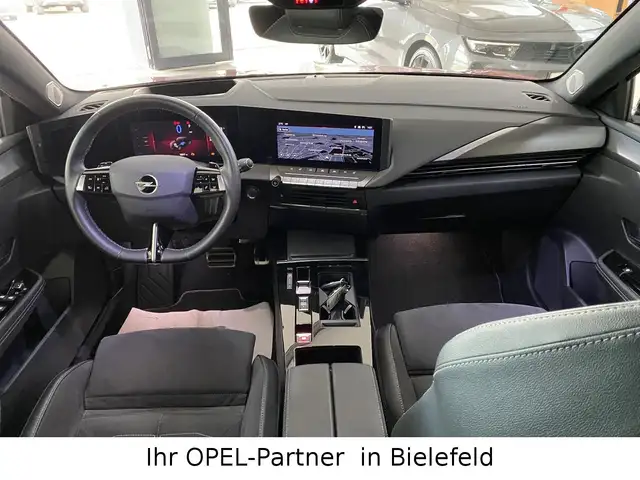 Opel Astra view 12
