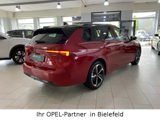 Opel Astra view 4
