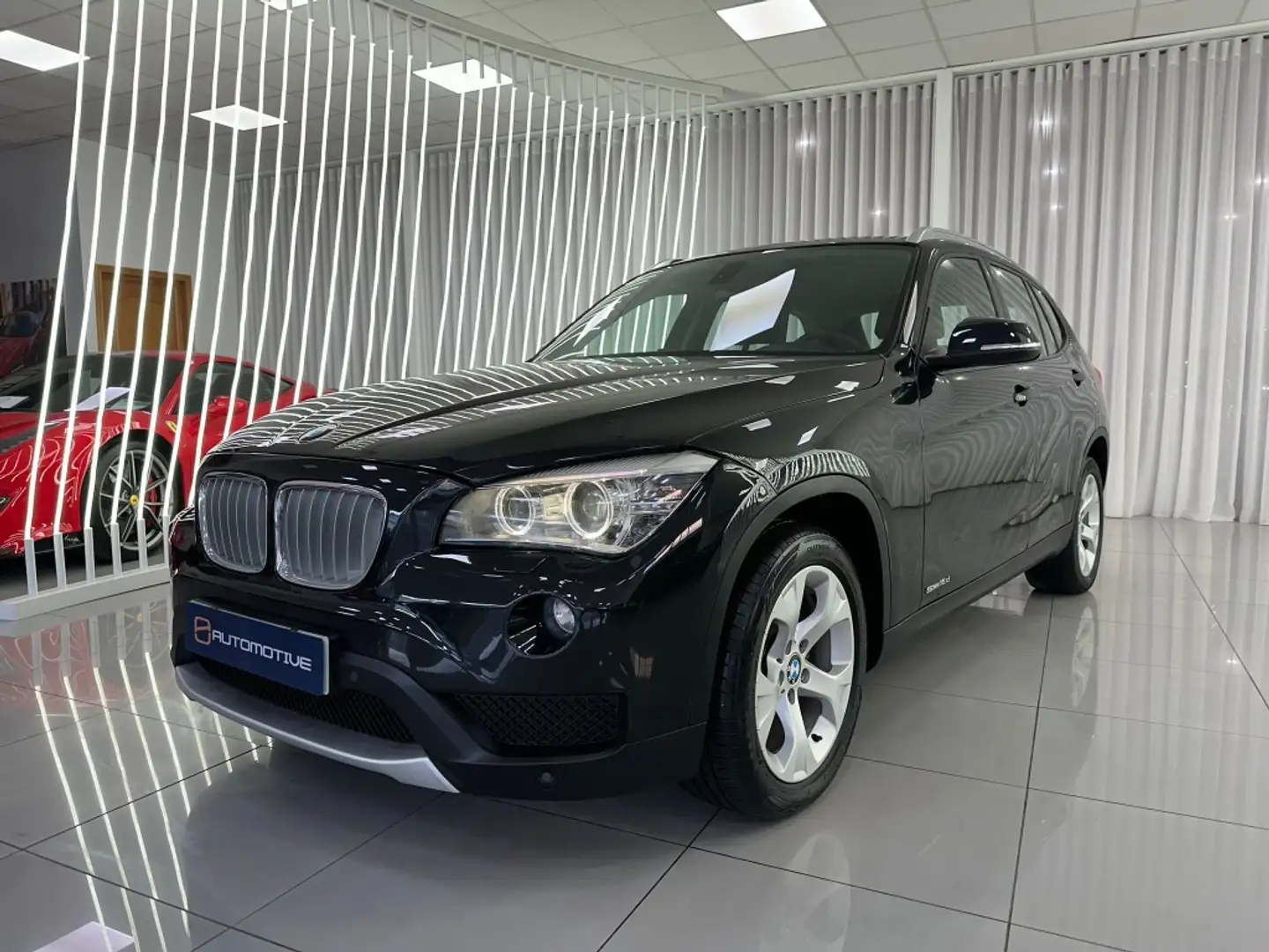 BMW X1 sDrive 16d Schwarz - 1