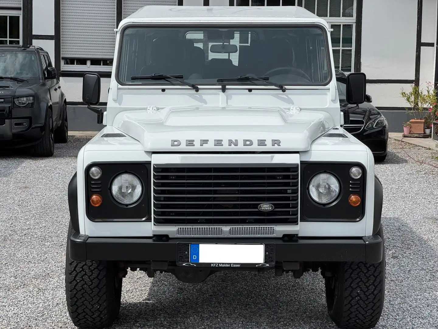Land Rover Defender 110 E Station Wagon *7-Sitzer* Weiß - 2