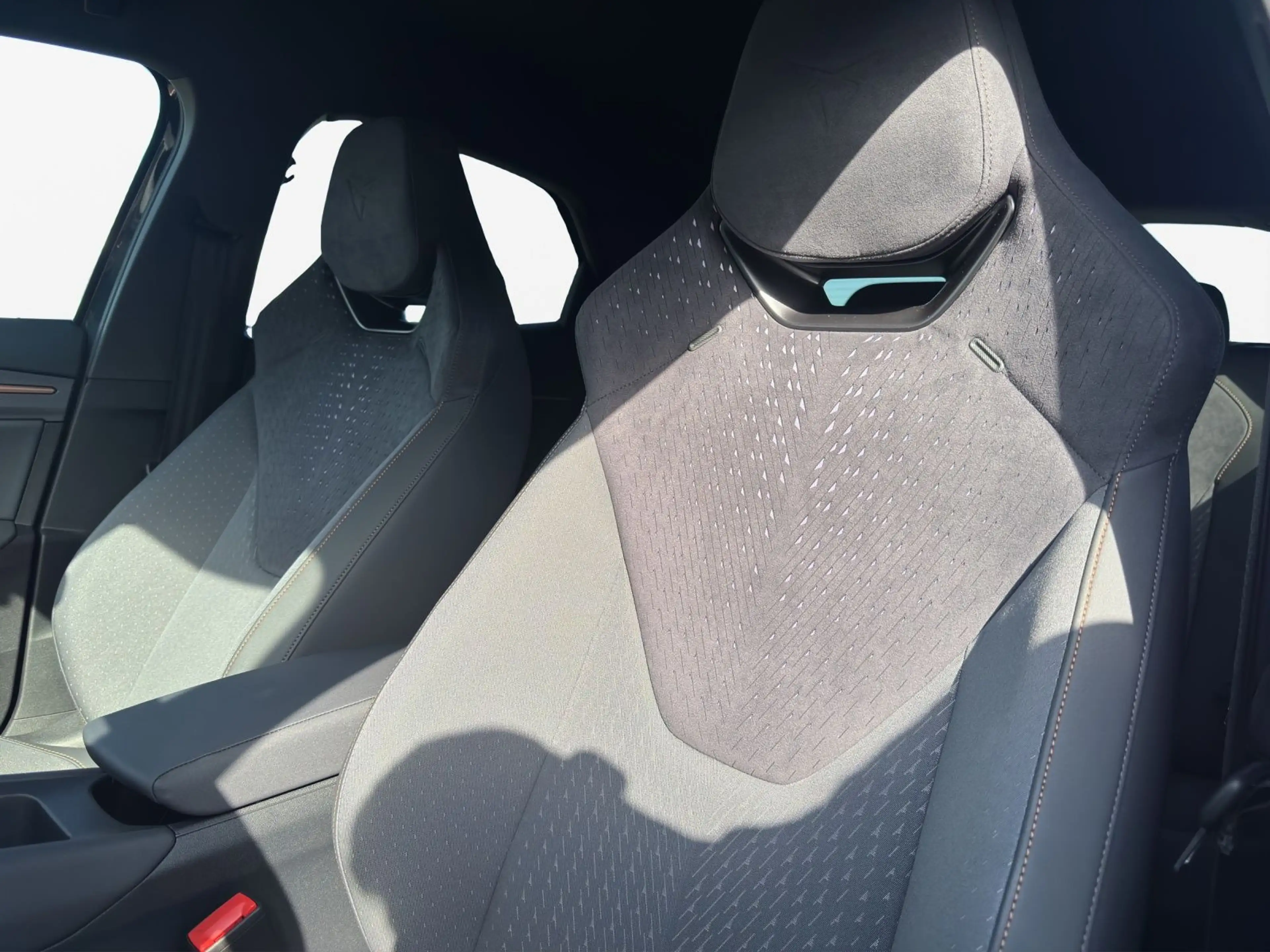 CUPRA Raval Endurance Dynamic Plus 52 kWh *360°*MATRIX — photo 11