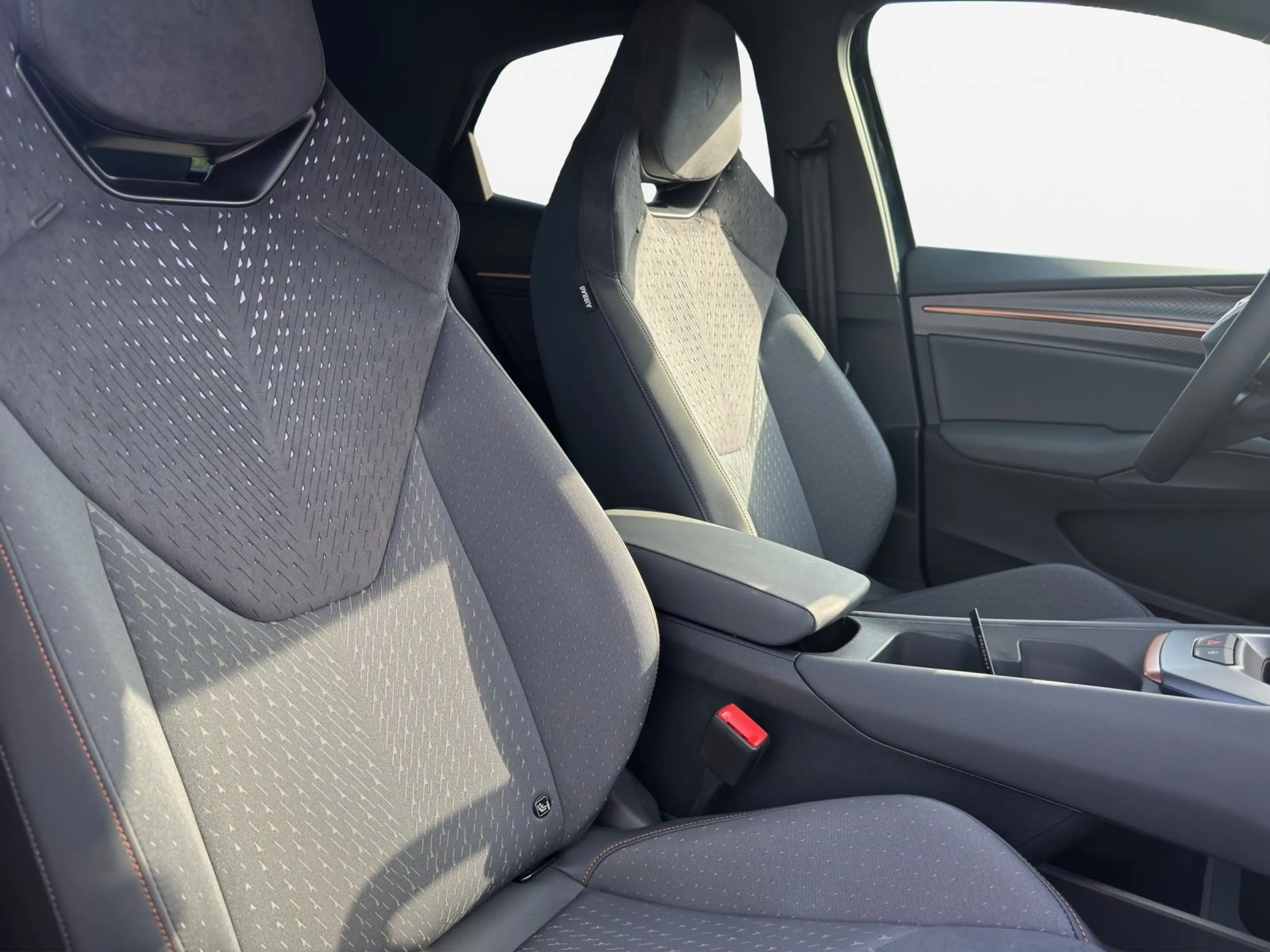 CUPRA Raval Endurance Dynamic Plus 52 kWh *360°*MATRIX — photo 4