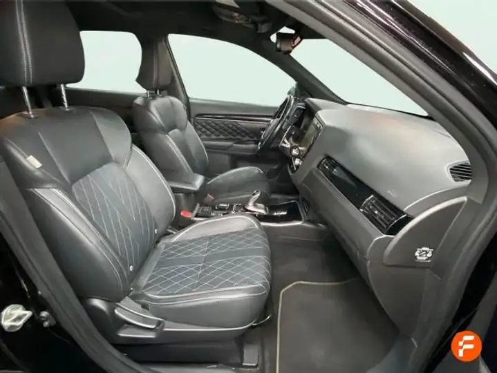 Mitsubishi Outlander PHEV Kaiteki 4WD 2021, foto 22