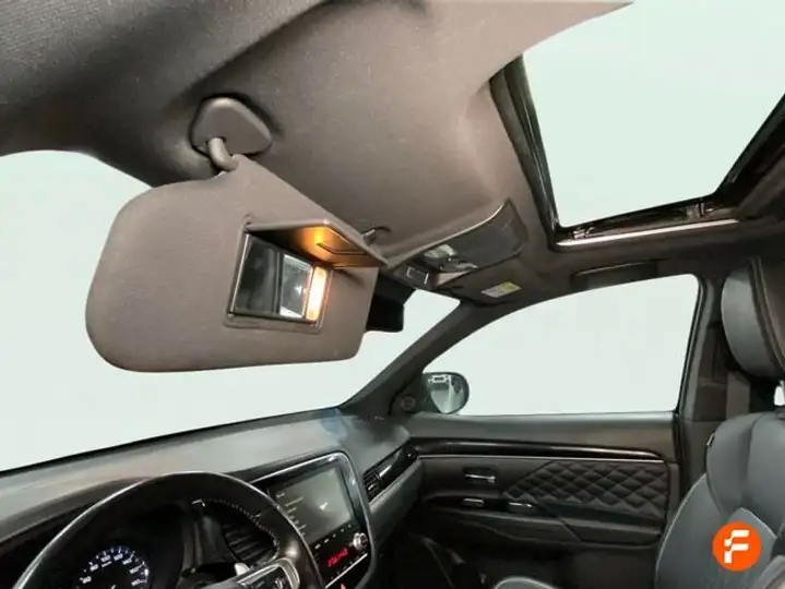 Mitsubishi Outlander PHEV Kaiteki 4WD 2021, foto 24