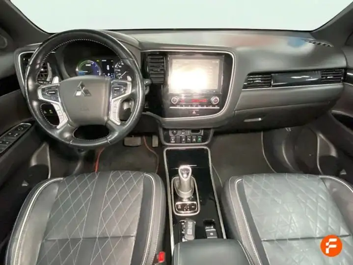 Mitsubishi Outlander PHEV Kaiteki 4WD 2021, foto 11