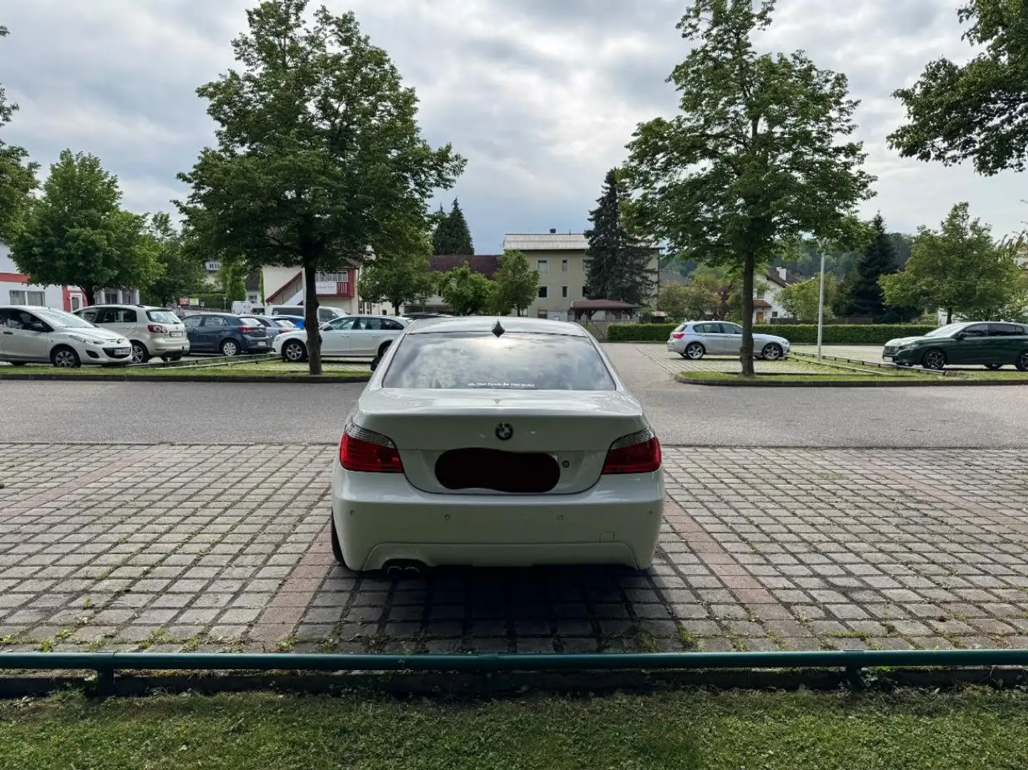 BMW 525 525d Aut. M-Sportpaket LCI Weiß - 2