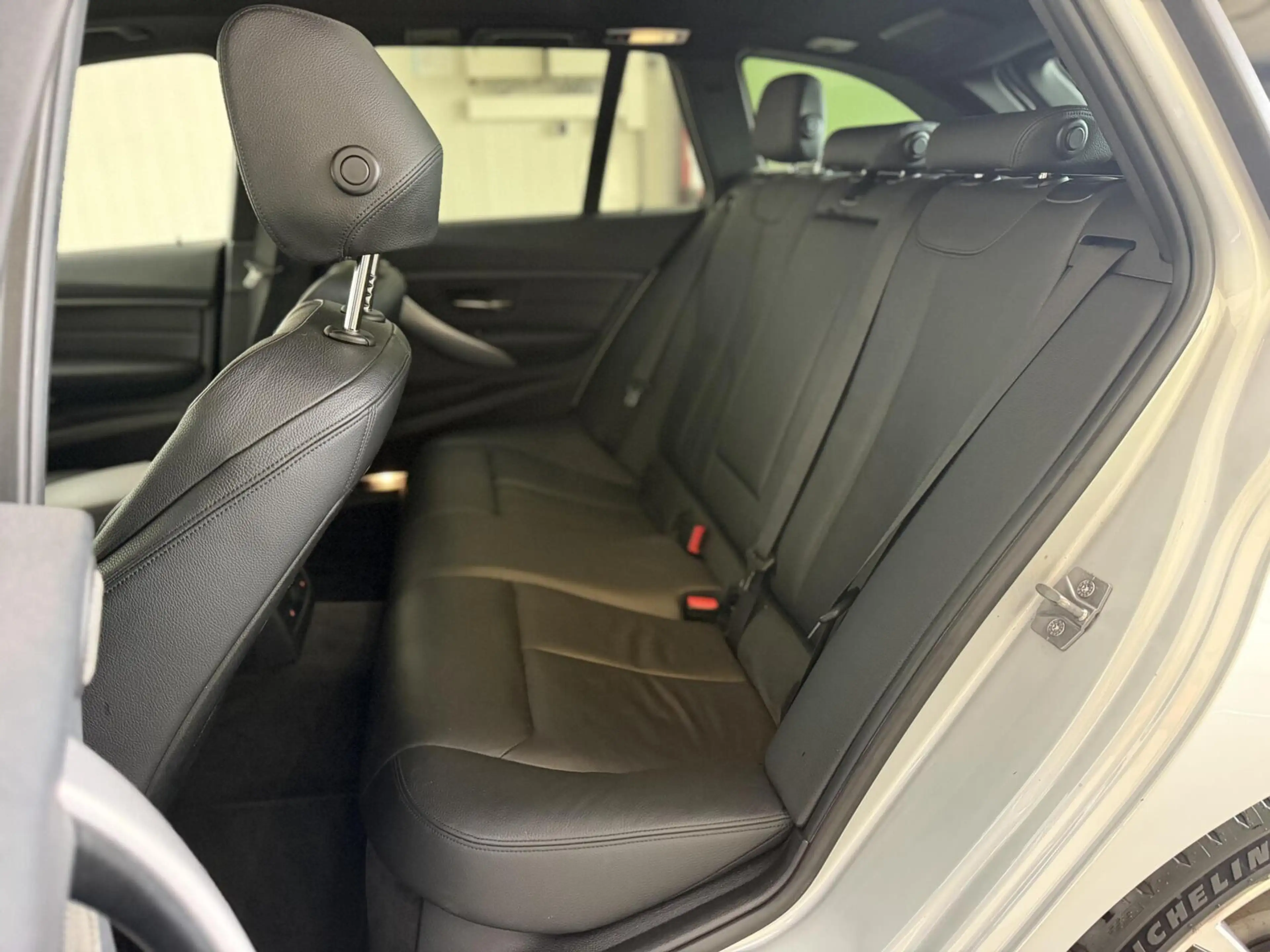 BMW 335 3-serie Touring 335i xDrive High Executive — photo 18