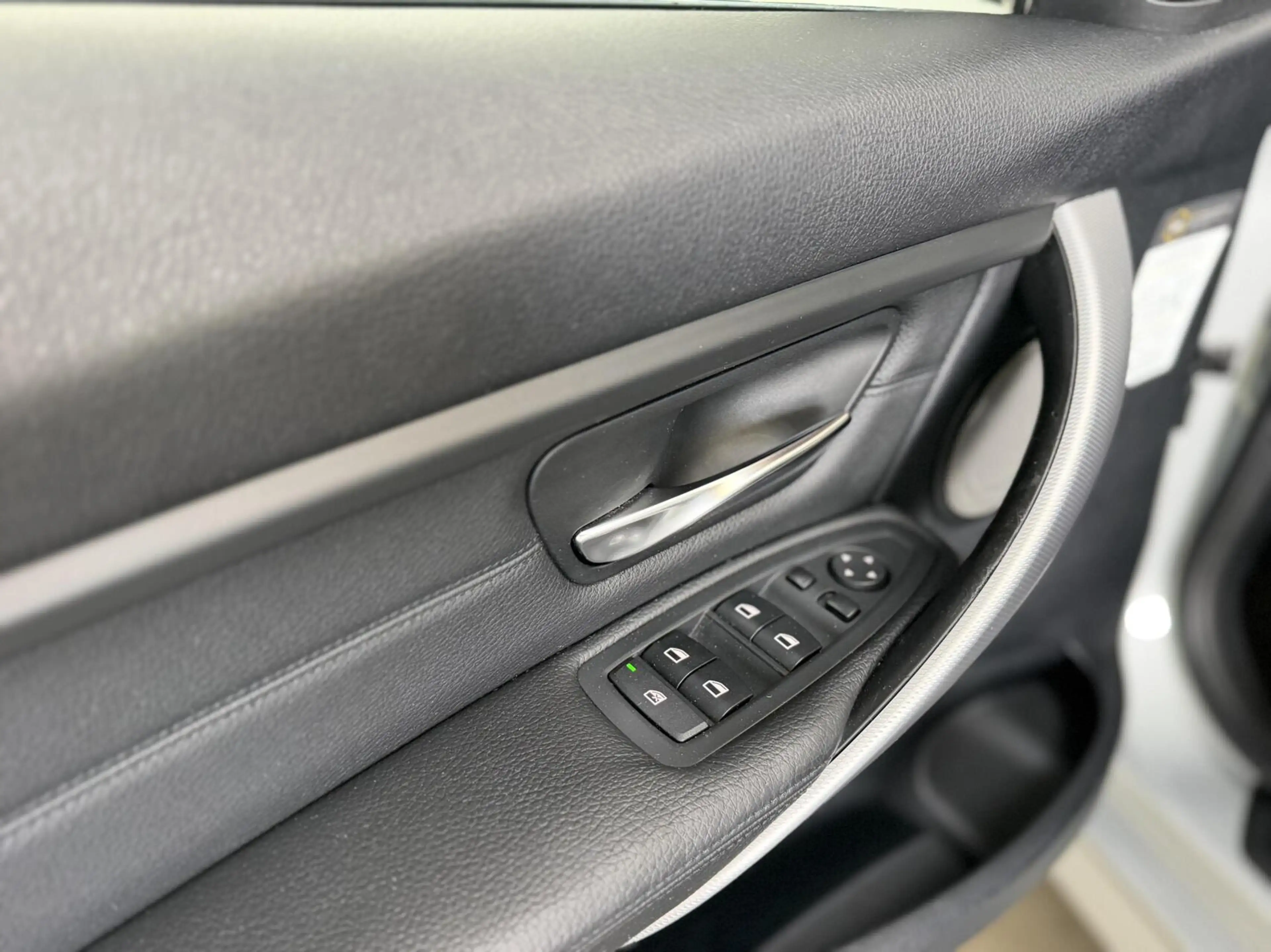 BMW 335 3-serie Touring 335i xDrive High Executive — photo 33