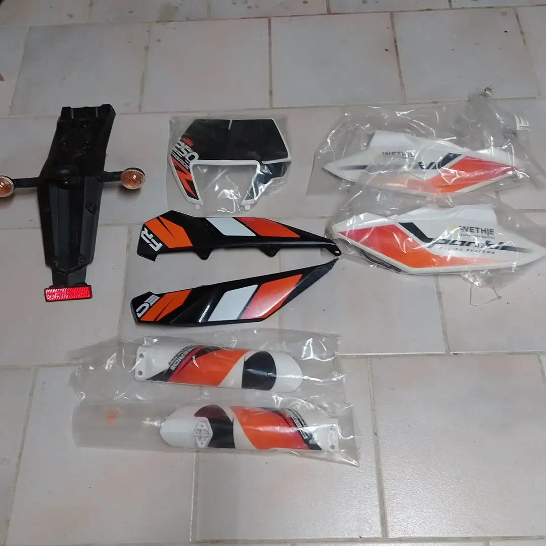 KTM Freeride 250 Orange - 2