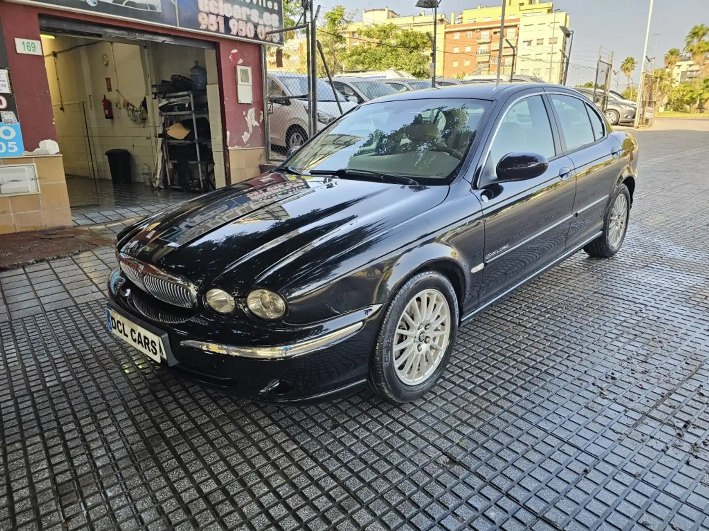 Jaguar X-Type Wagon 2.2D Executive Grau - 1