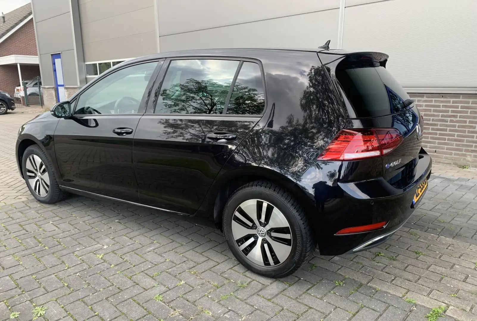 Volkswagen e-Golf Navigatie, Ledlampen. (€16400 Excl. BTW) Black - 2