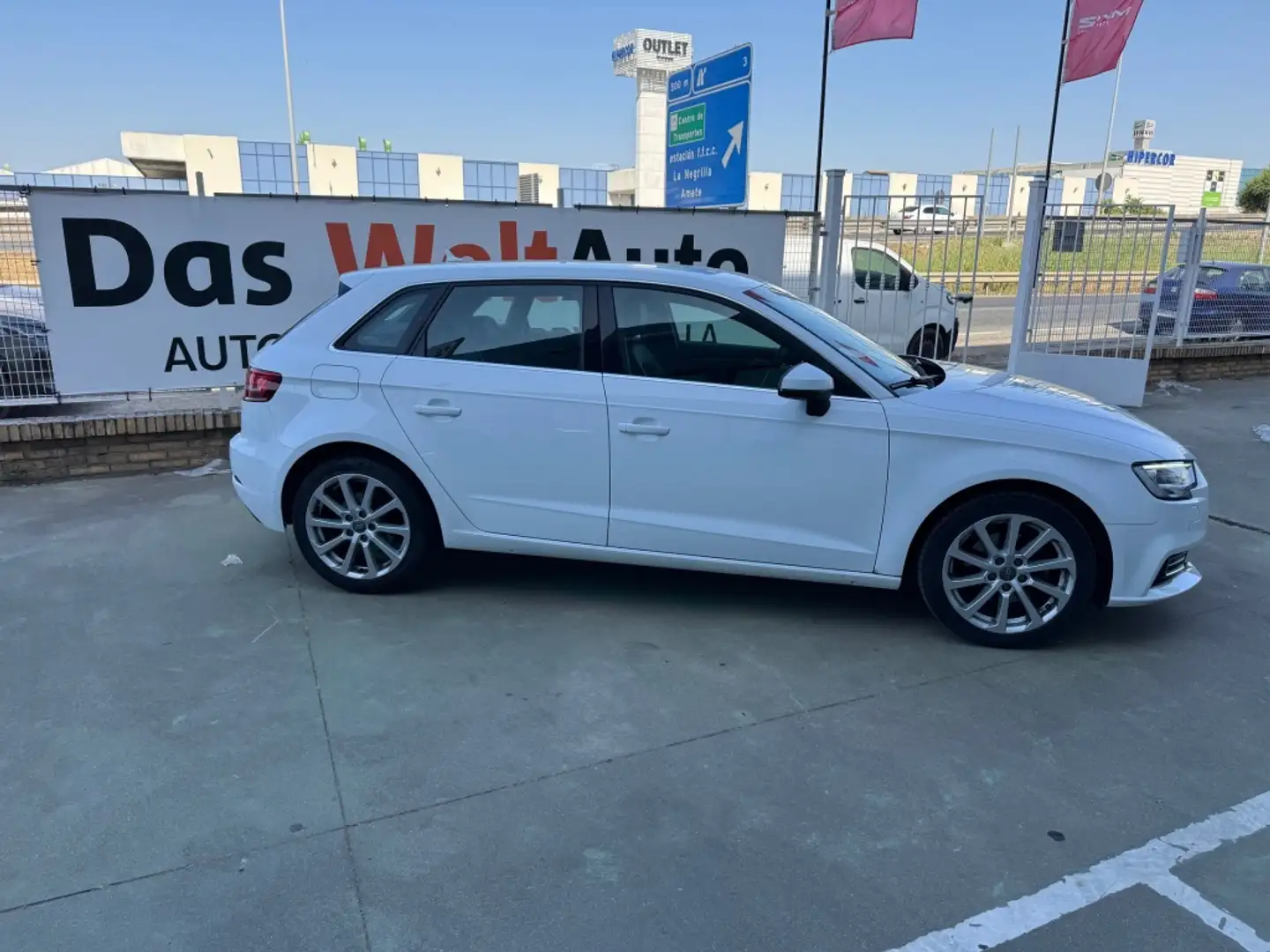 Audi A3 Sportback 1.6TDI Design Edition 85kW Blanco - 2