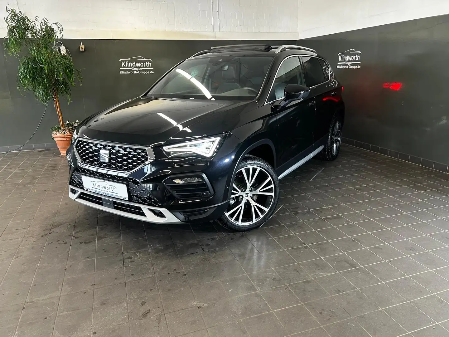 SEAT Ateca 1.5 TSI DSG Xperience +AHK+Pano+BEATS Schwarz - 2
