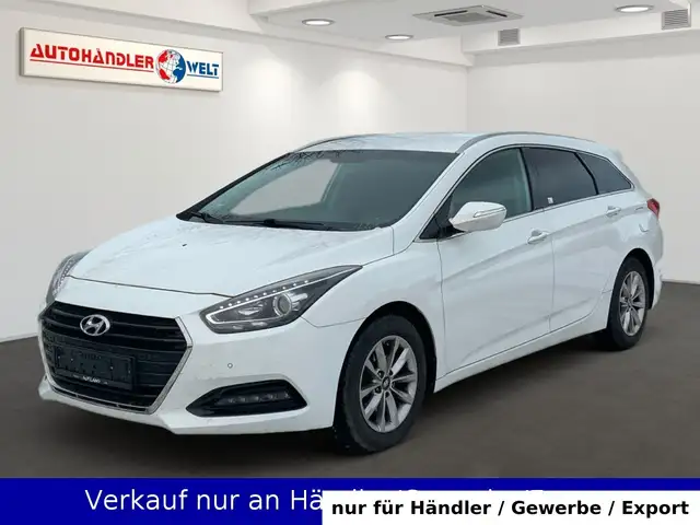 Hyundai i40 1.6 GDI Trend Blue Navi Kamera Temp AHK AAC
