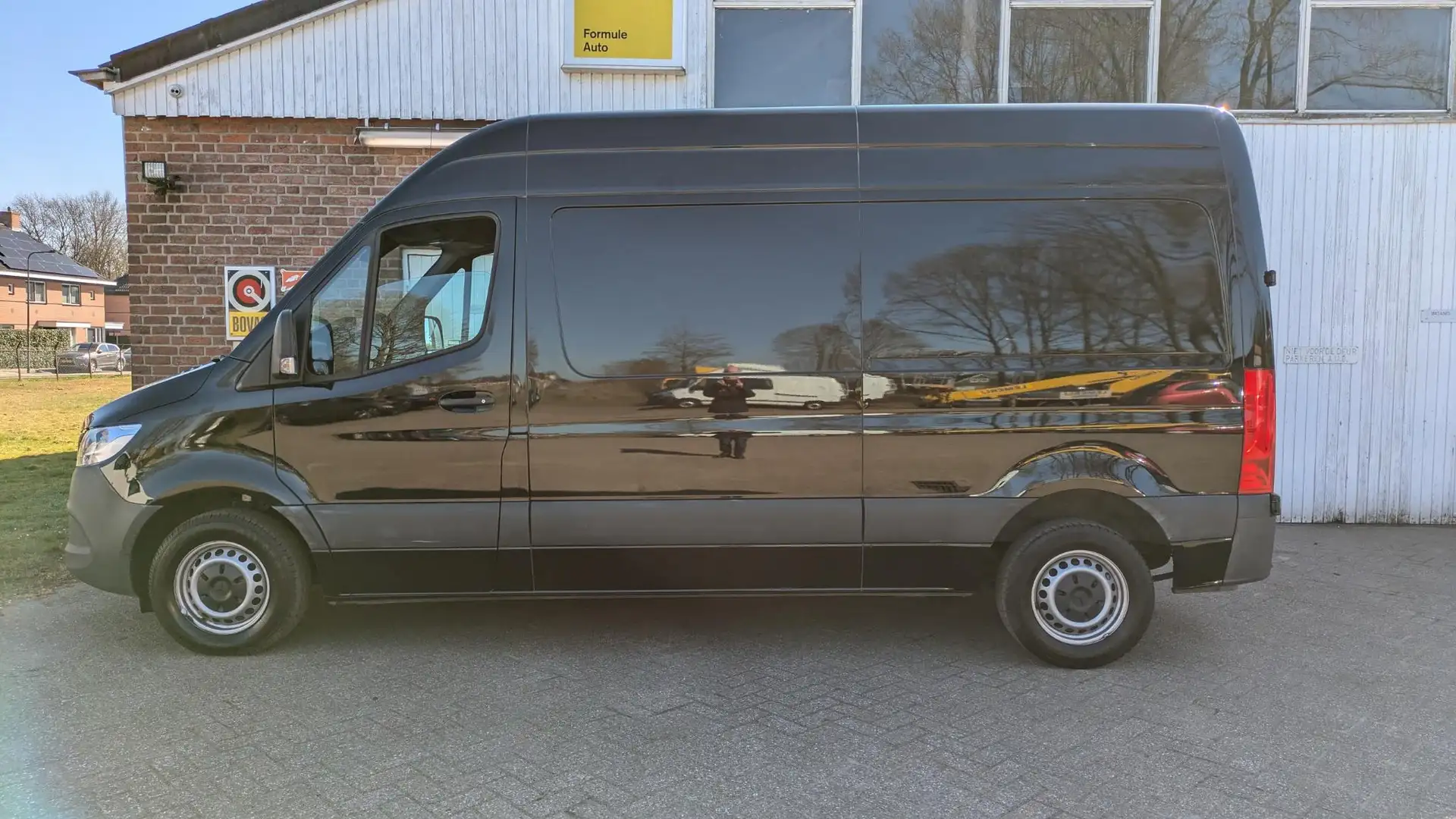 Mercedes-Benz Sprinter 314 /214 2.2 CDI - L2H2 -1e eign. - airco - trekh. Noir - 1