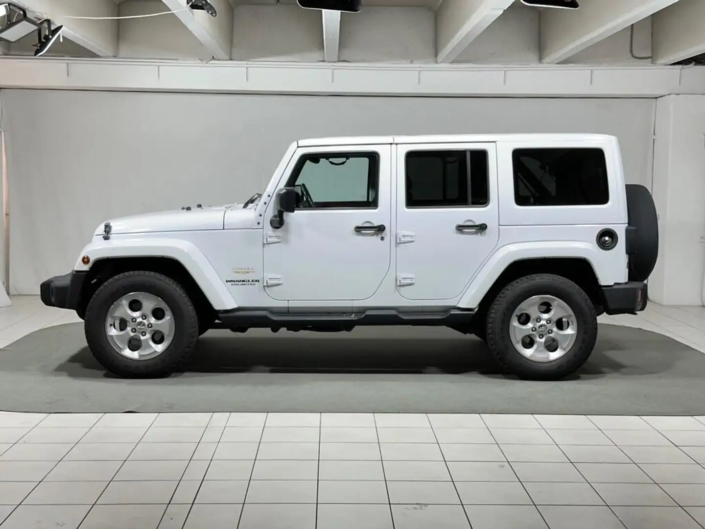 Jeep Wrangler Unlimited 2.8 crd Sahara E5+ Jeep Wrangler turbo Weiß - 2