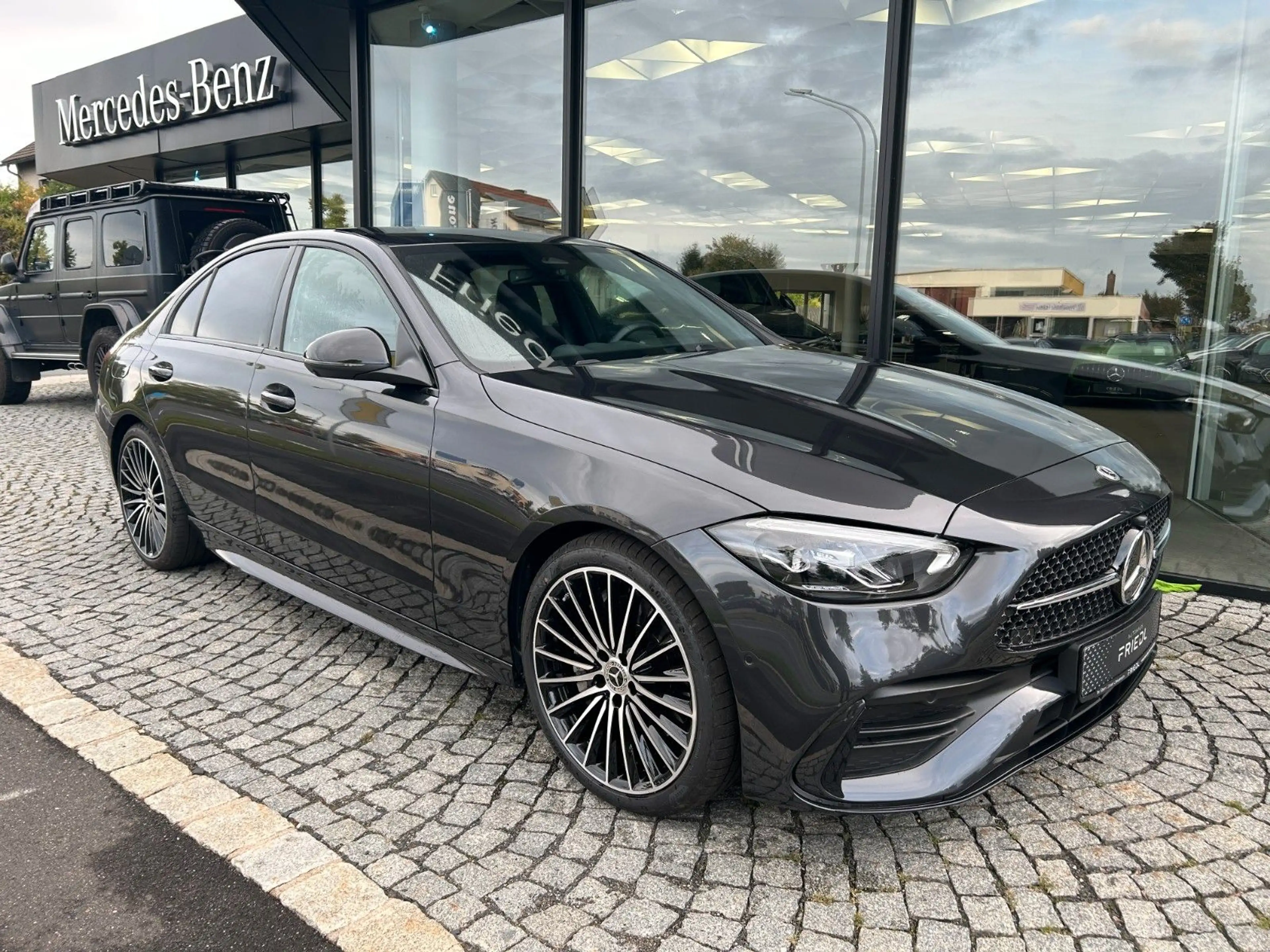 Mercedes-Benz C 180 AMG Line, AHK, LED, 360, 19ZOLL, Distro — photo 4